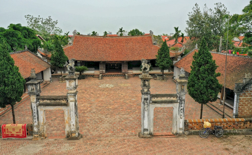 Mong Phu Communal House